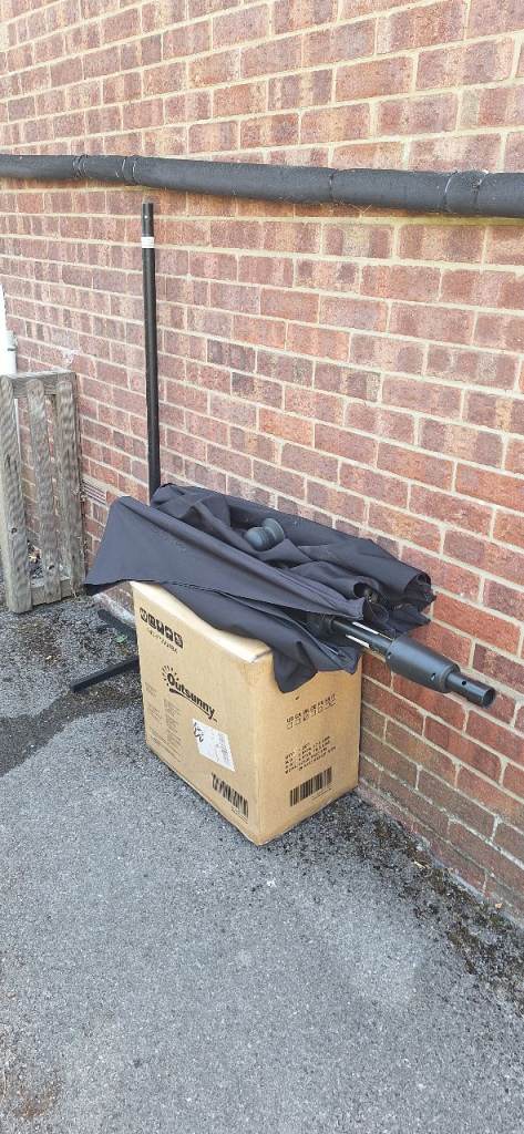 *PENDING COLLECTION* Garden umbrella