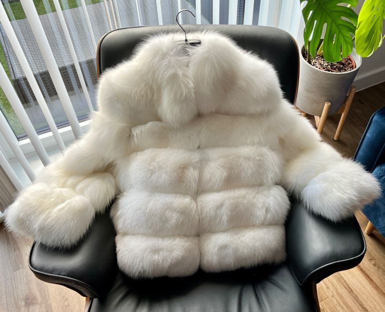 Women's Fox Fur Cropped Coat in White - Brand New