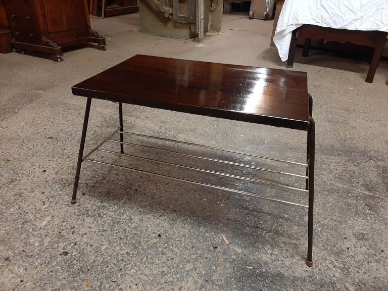 Lovely Retro / Mid Century Coffee Table in Very Good Condition 