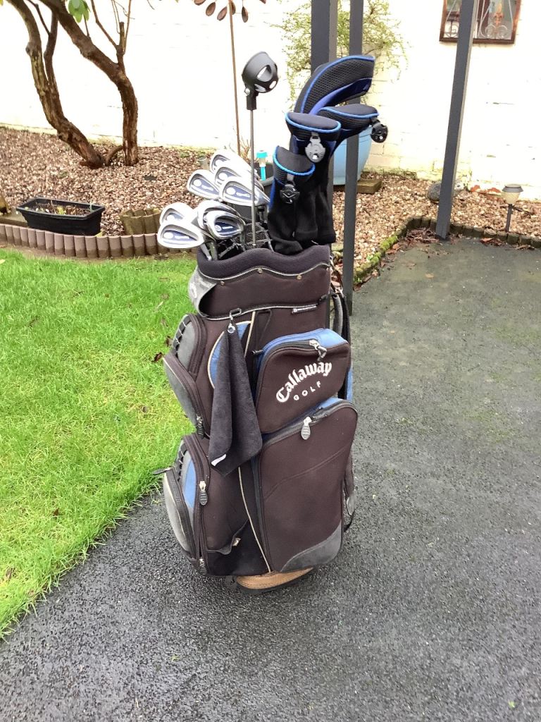 Set of Regal Monarch golf clubs, in a nice Callaway golf bag.