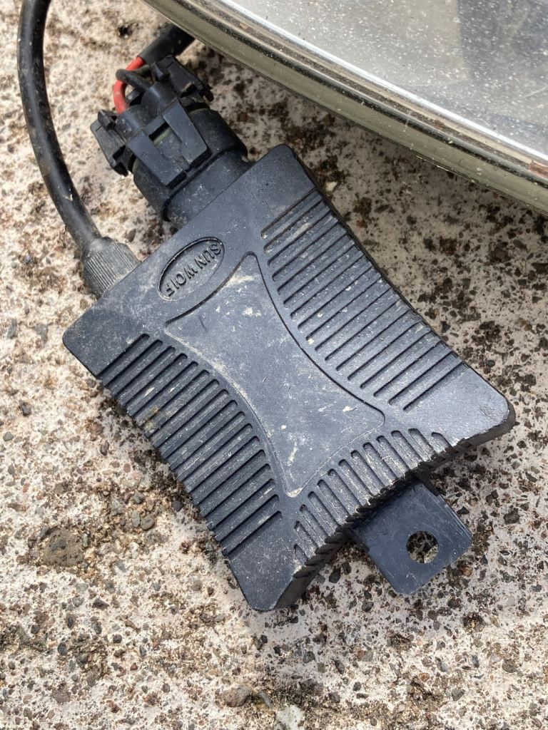 VW Volkswagen MK4 Golf GTi Valeo O/S N/S Pair Front Headlights HID