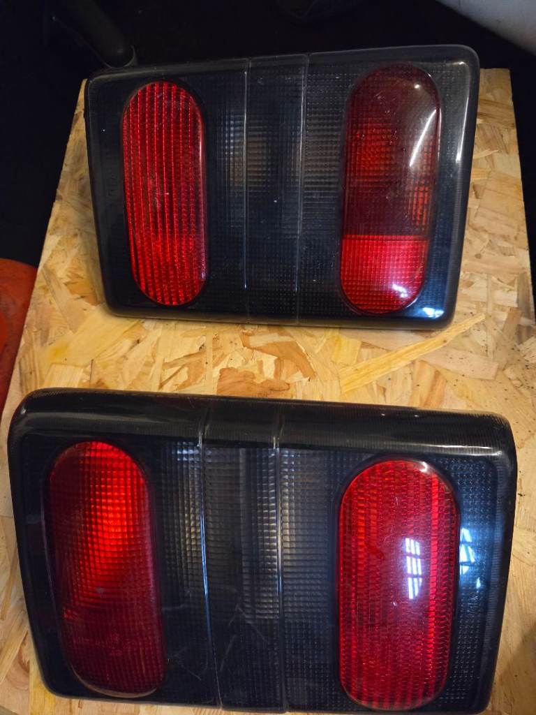 RENAULT TRAFIC REAR LIGHT CLUSTER N/S & O/S.