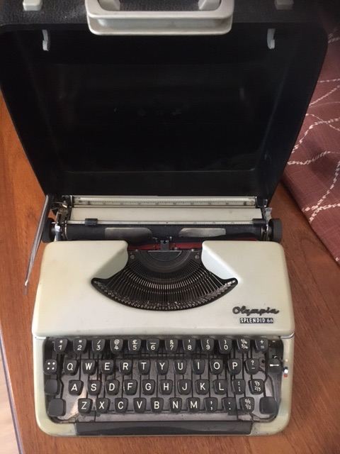 2 Vintage old-school Typewriters - Hermes Baby & Olympia Splendid 66