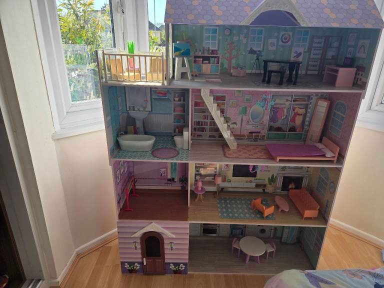 Doll House for sale