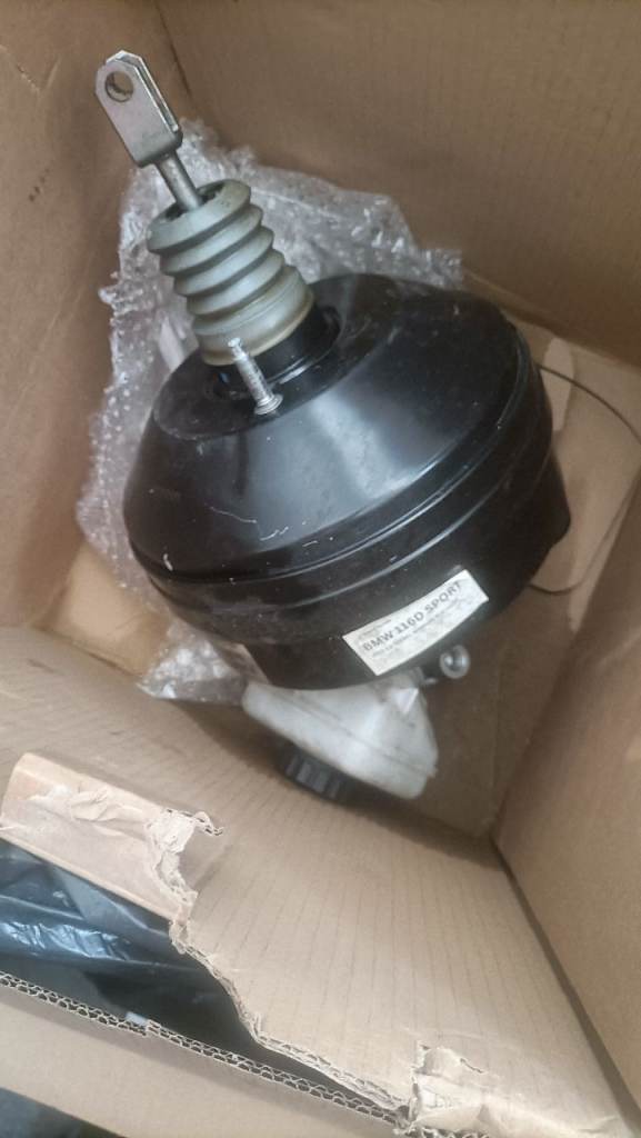 Brake servo/master cylinder 
