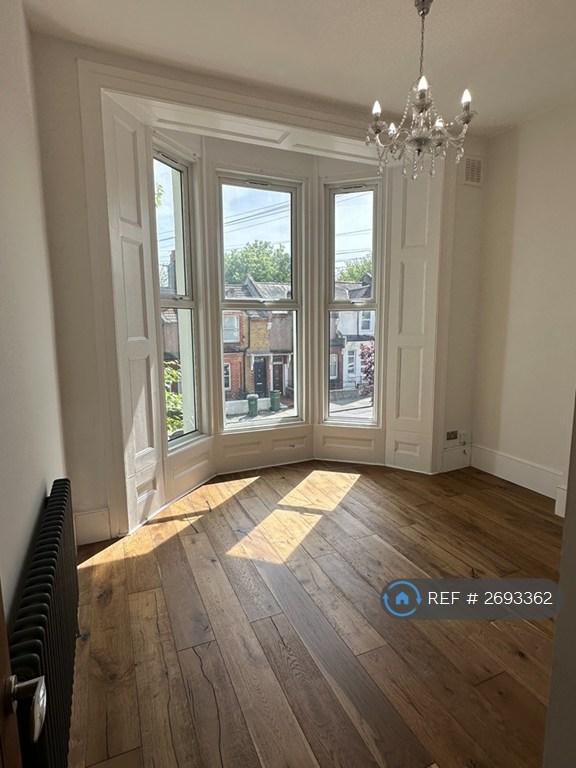 2 bedroom flat in Woolwich, London, SE18 (2 bed) (#2693362)