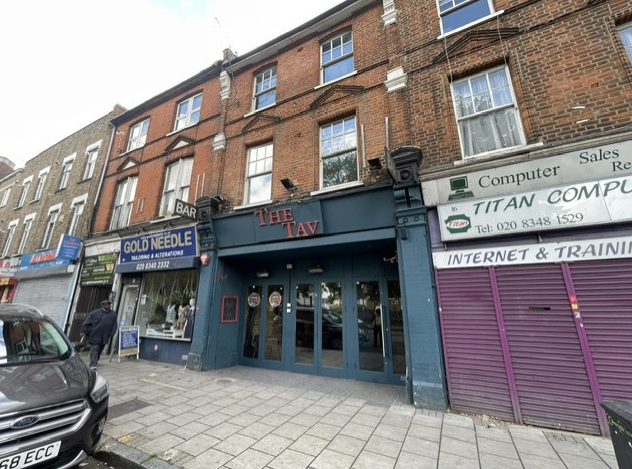 Bar/Pub Premises to Let – 18 High Street, London N8 7PB £2,916.67pm