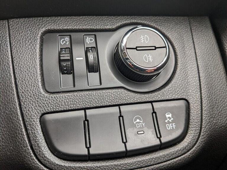 2017 Vauxhall Viva i SE Hatchback Petrol Manual