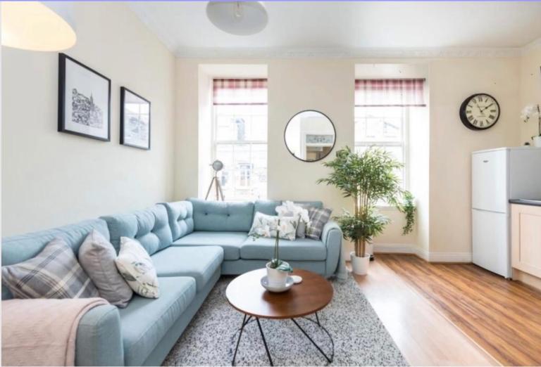 Edinburgh EH1 - Flat to Rent 