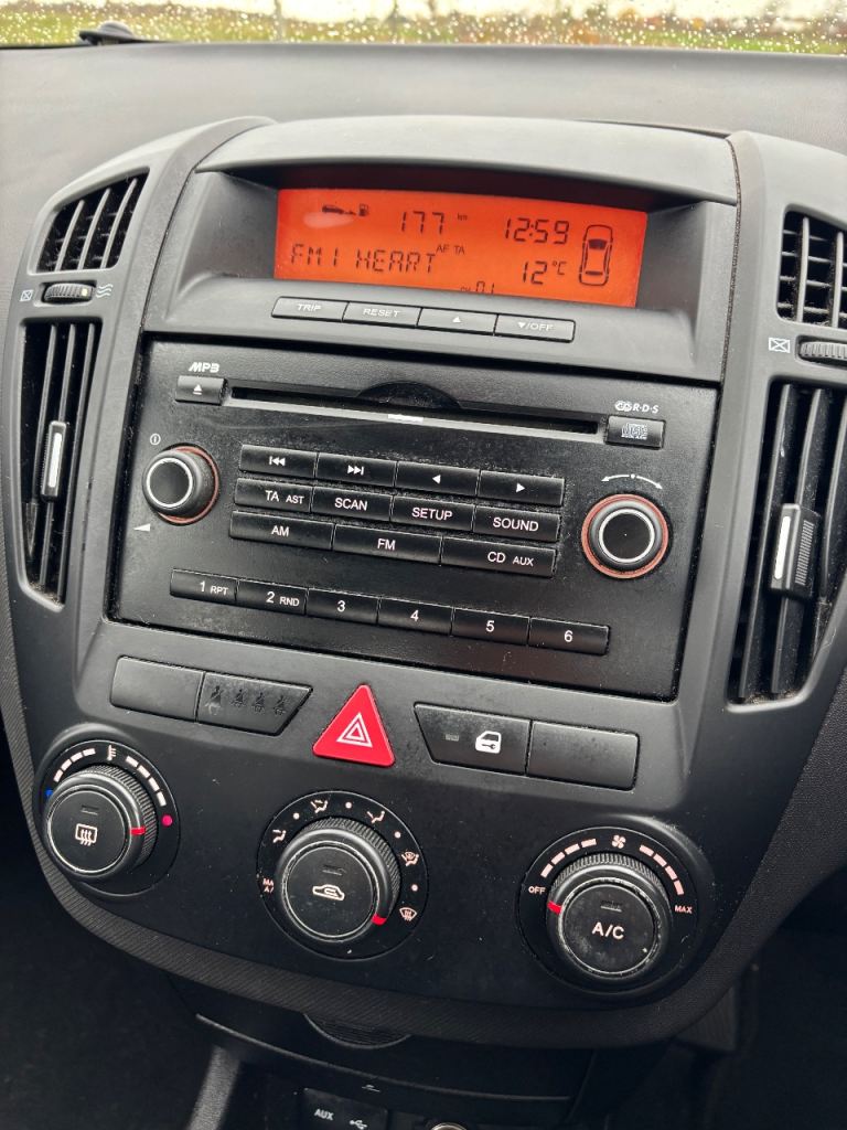 Kia, CEED, Hatchback, 2007, Manual, 1582 (cc), 5 doors