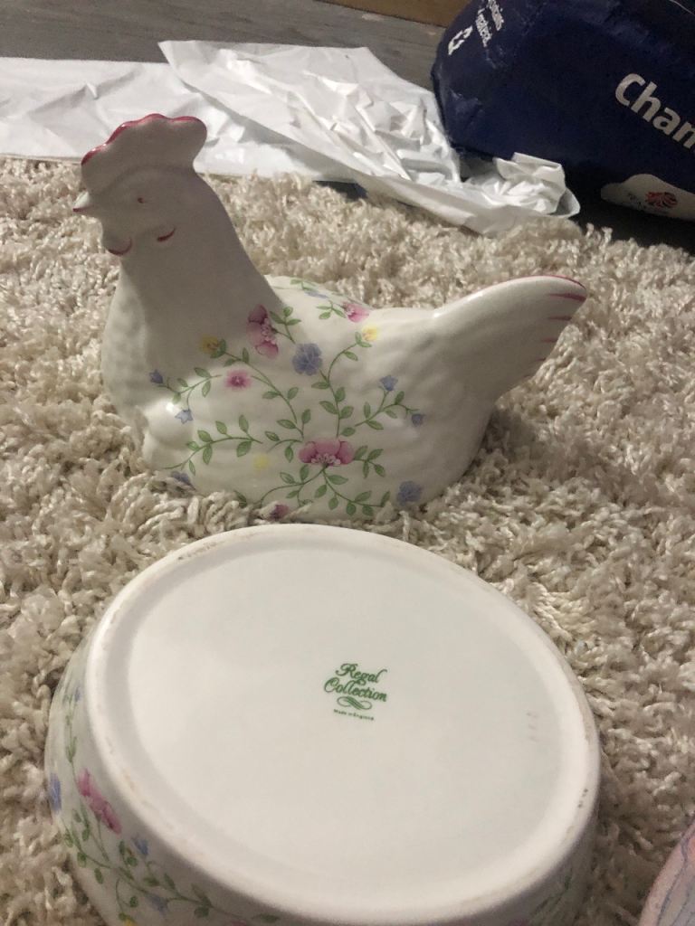 Royal Collection Hen On Nest Dish – Good Condition