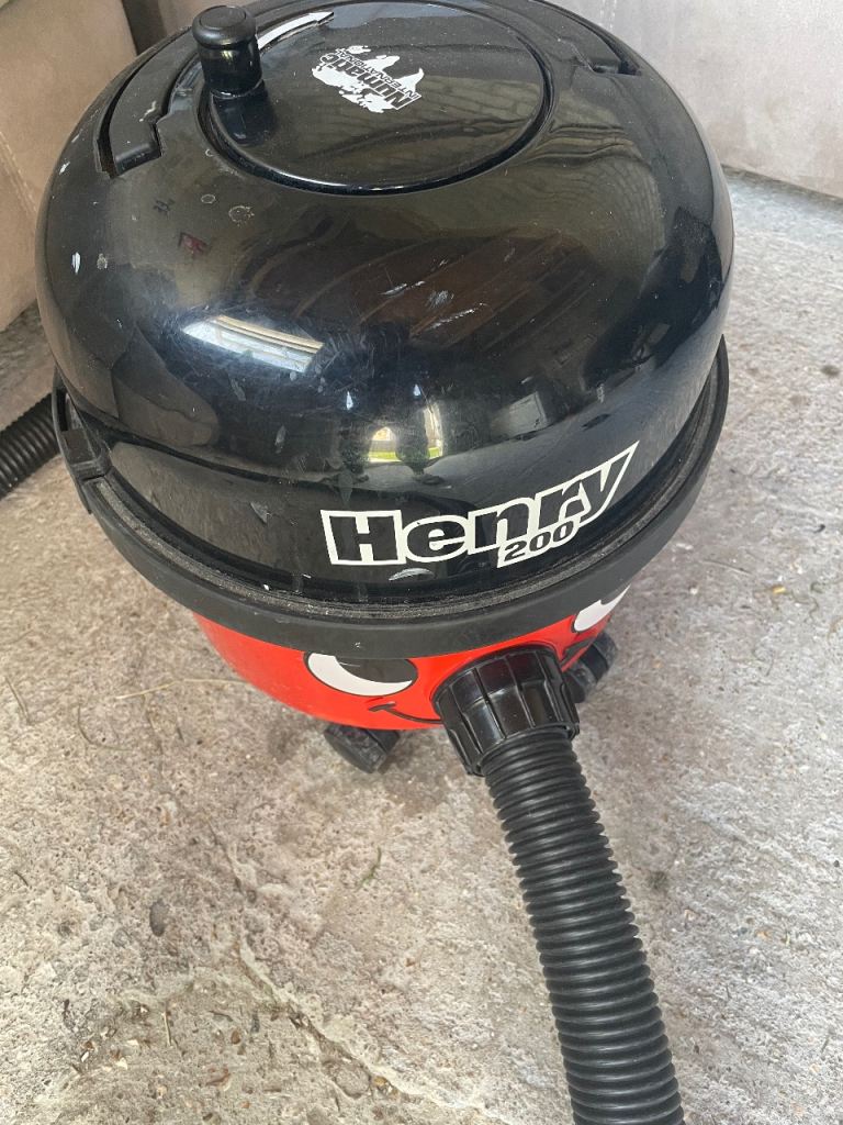 Henry 200 Vacuum Cleaner – Red, Fair Condition