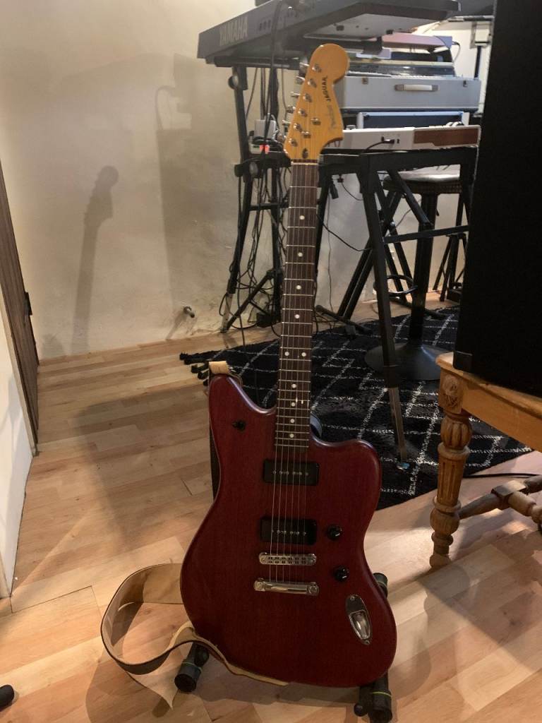 Fender Modern Player Jaguar.