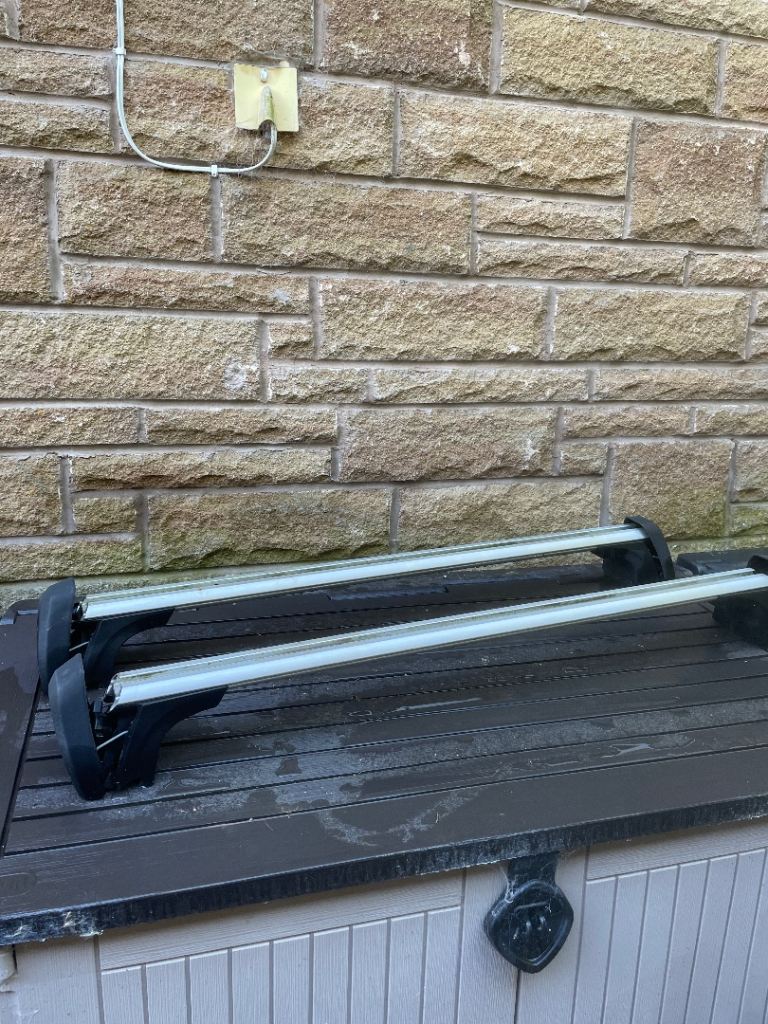 Genuine BMW Roof Bars (Lockable)