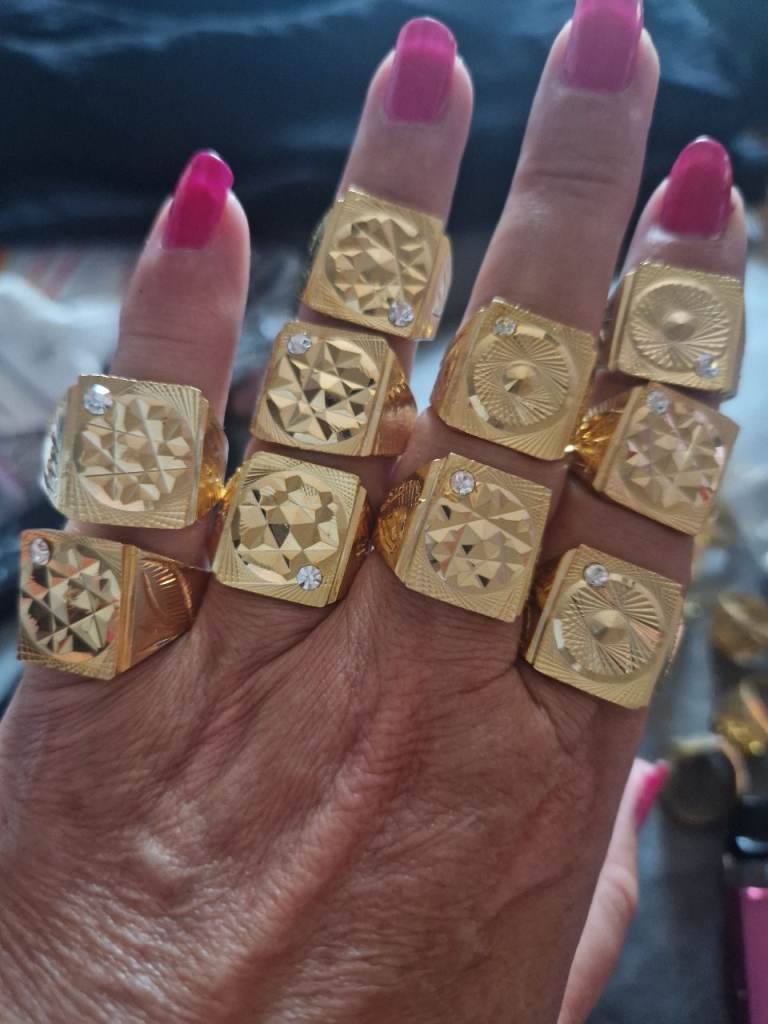 Job Lot of 10 Gold-Coloured Square Signet Rings with Faux Diamonds