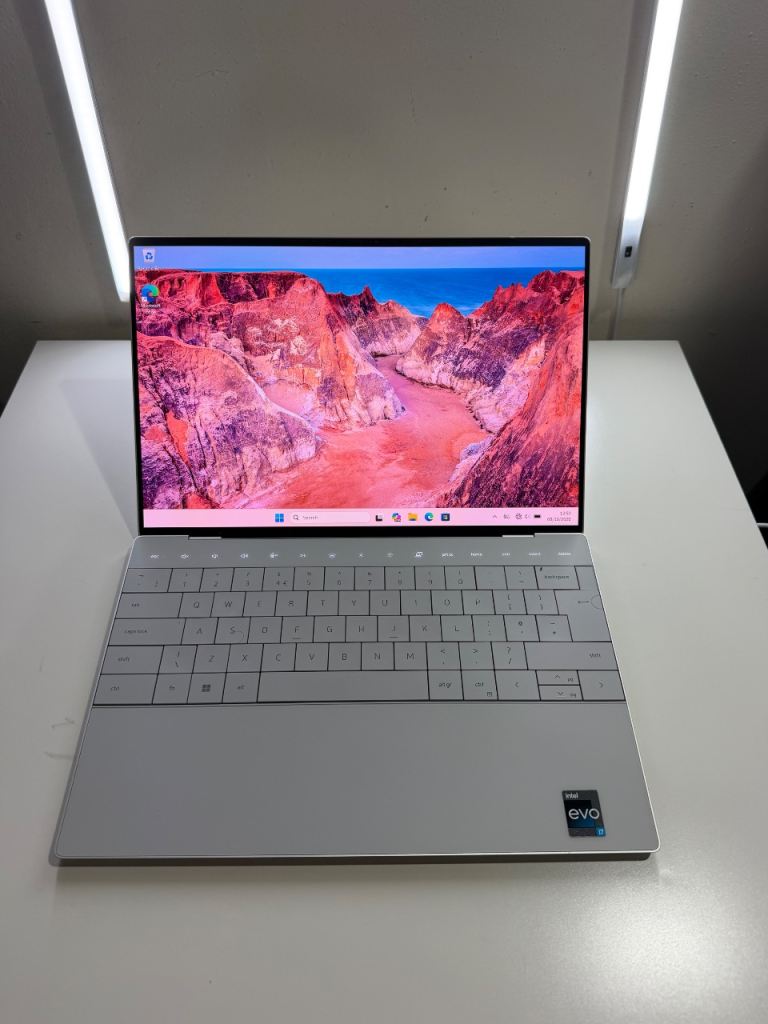 Dell XPS 13 Plus 9320 QHD+ OLED Touchscreen i7-1260P 16GB DDR5 512GB NVMe Win 11 Pro
