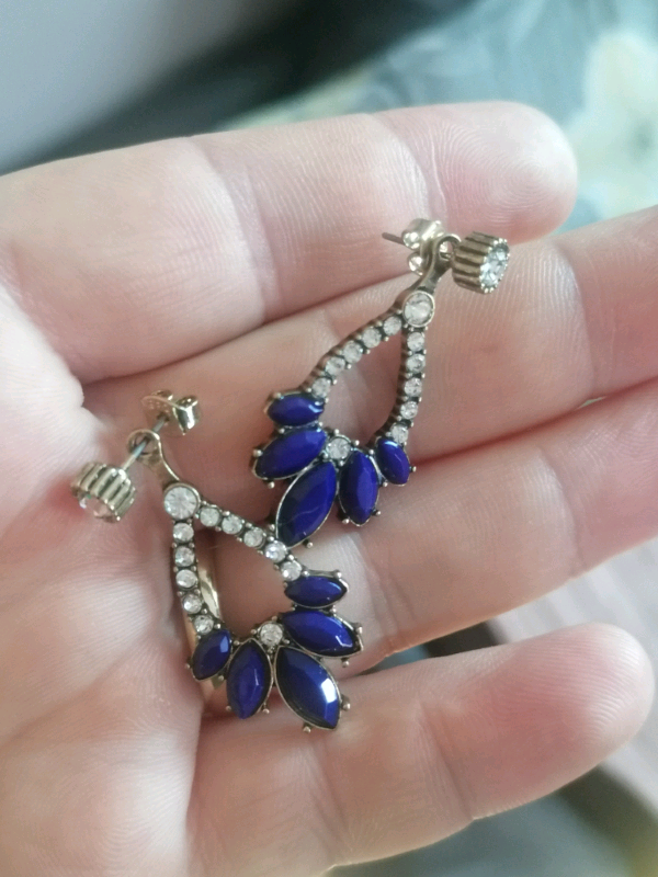 Woman's earings. As seen 