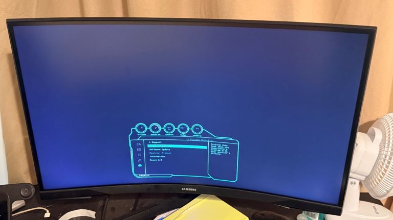Samsung Odyssey Curved Gaming Monitor – Good Condition