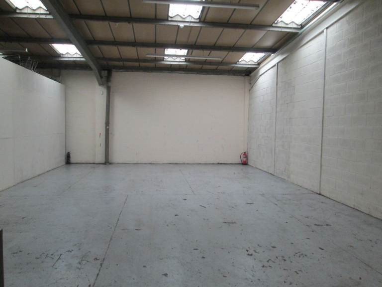 WAREHOUSE SPACE TO RENT - EAST GRINSTEAD
