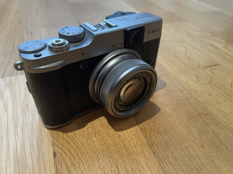 Fuji Film Finepix X20 Digital Camera - 12MP [lens control error]