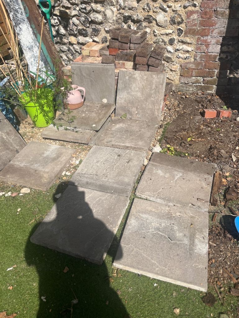 Grey paving slabs x 12 