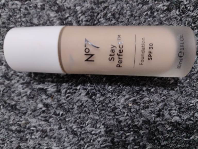 No 7  Stay perfect foundation 
