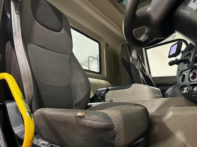 DAF TRUCKS CF85 360 8x4 Day Cab Steel Tipper Grab