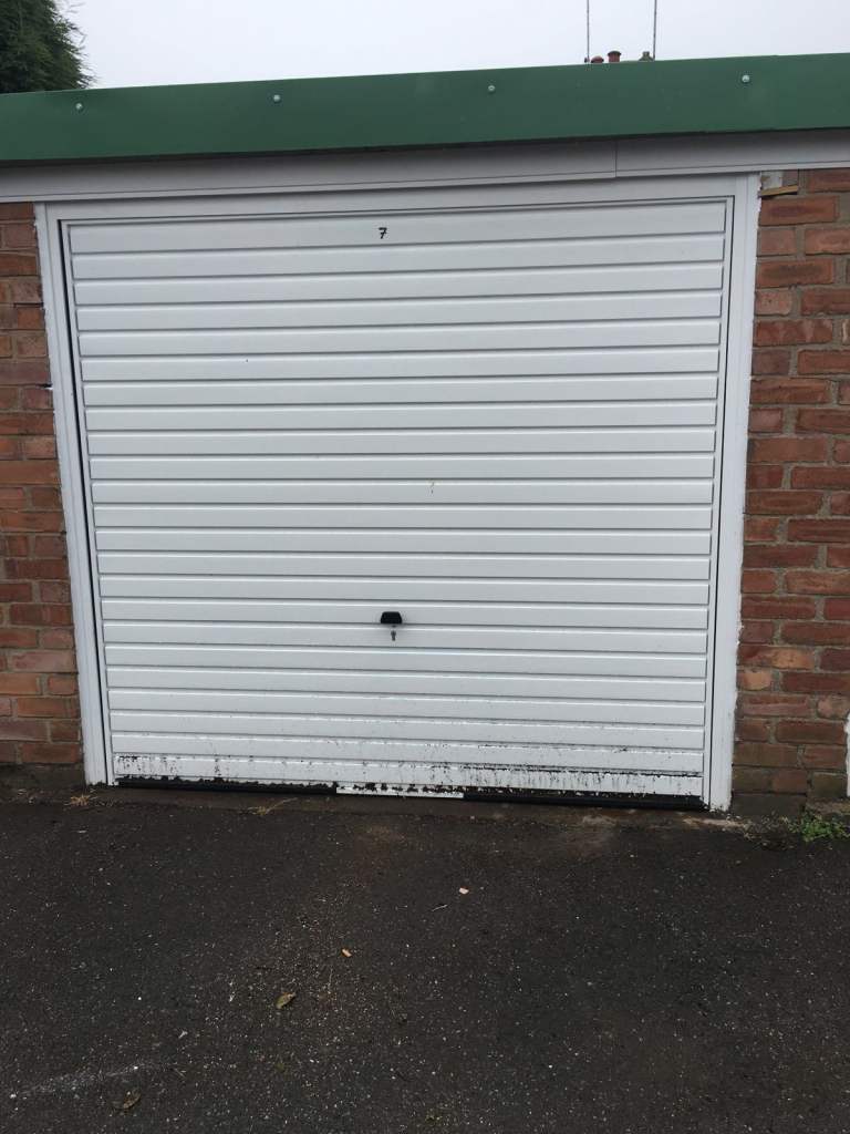 LOCK UP GARAGE TO LET IN CALVERTON NOTTINGHAM