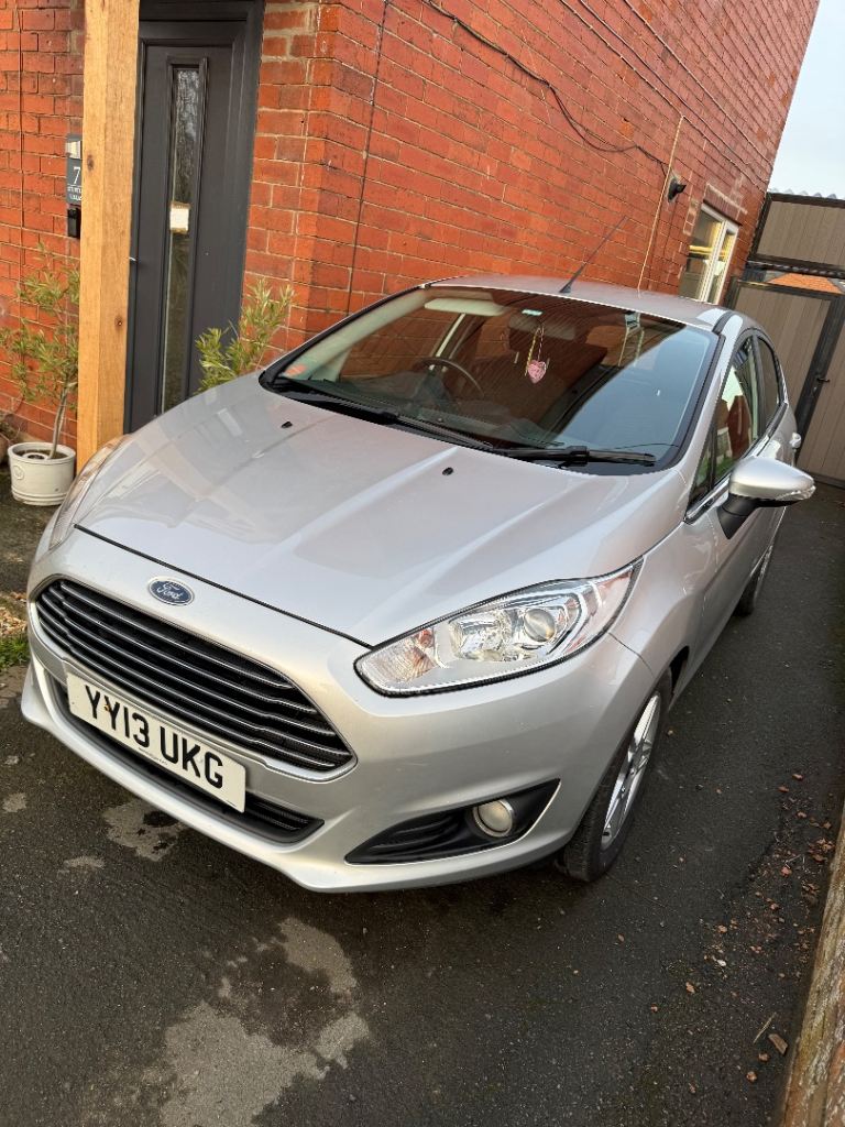 Ford, FIESTA, Hatchback, 2013, Semi-Auto, 1597 (cc), 5 doors