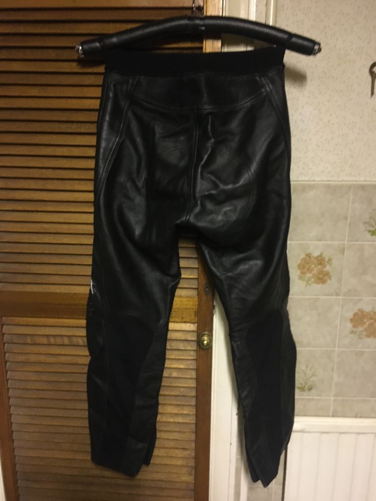 Ladies motor cycle leather’s hein gericke jacket size 16/18 trousers 12/14