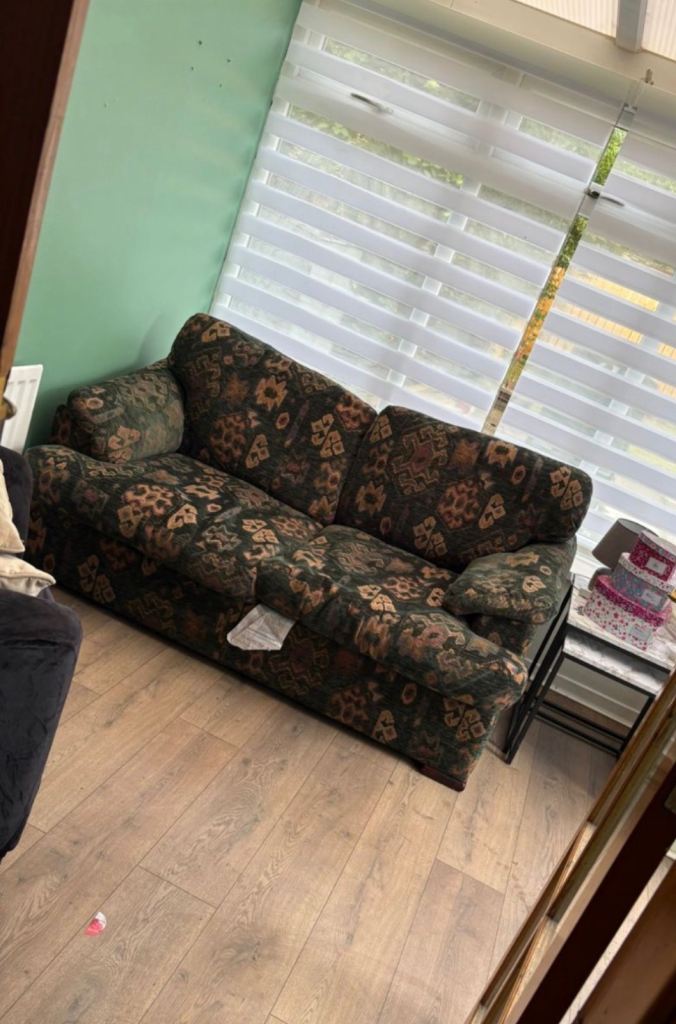 Pull out sofa bed
