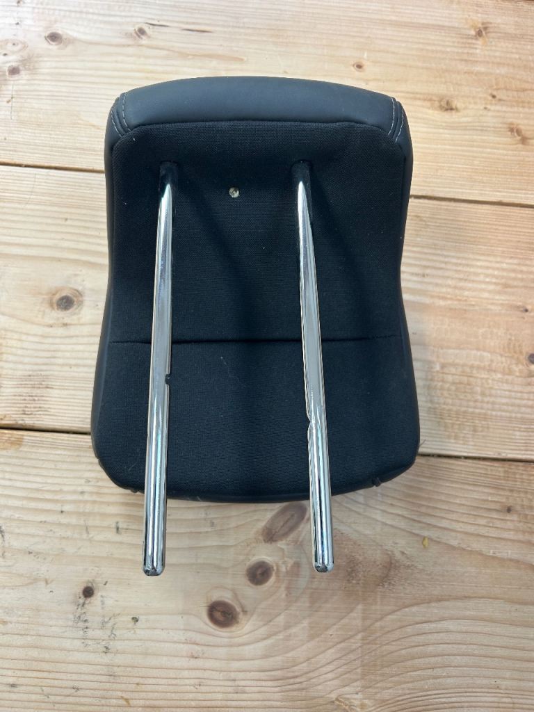 Peugeot headrest 