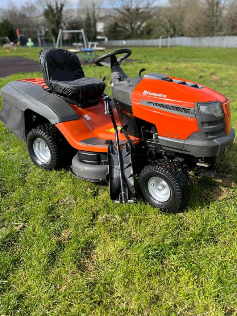 Husqavarna petrol ride on lawnmower 