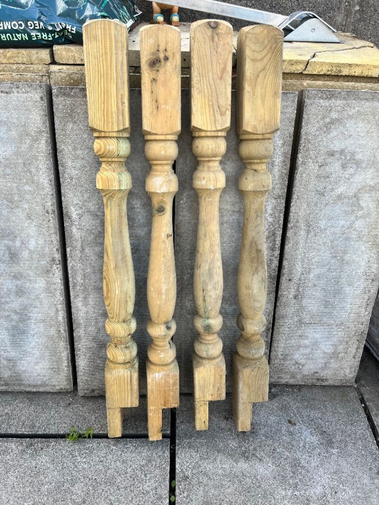 Set of 4 Wooden Spindles/Balusters – Good Condition