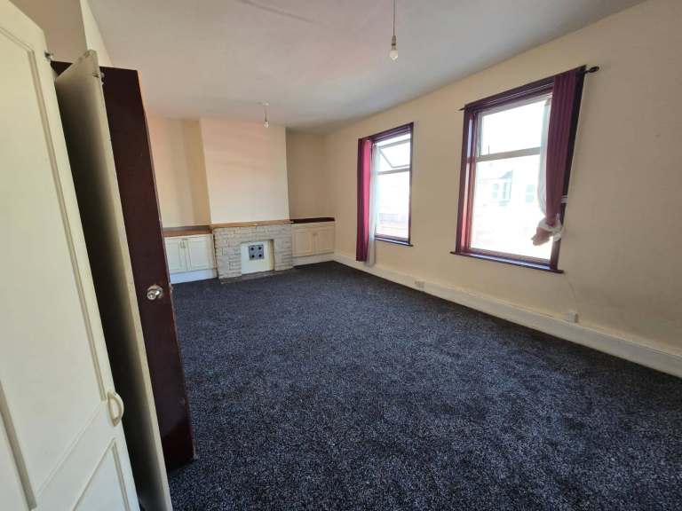 3 Bedrooms 1 Reception First Floor Flat to let on Romford Road London E7 8DF