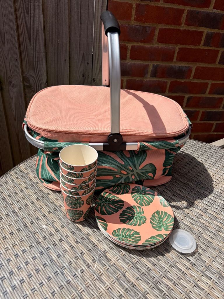 Picnic Basket with Bamboo Plates & Cups - Tropical Leaf Design
