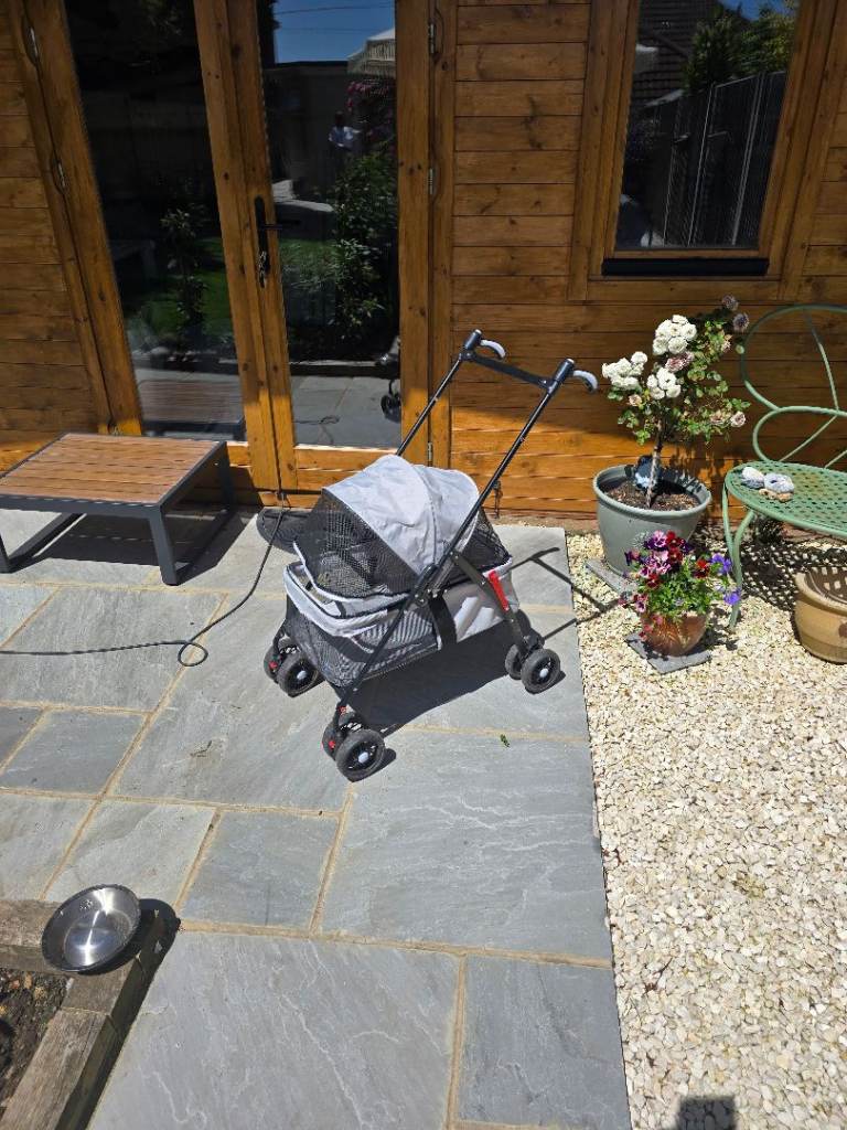 Dog push chair