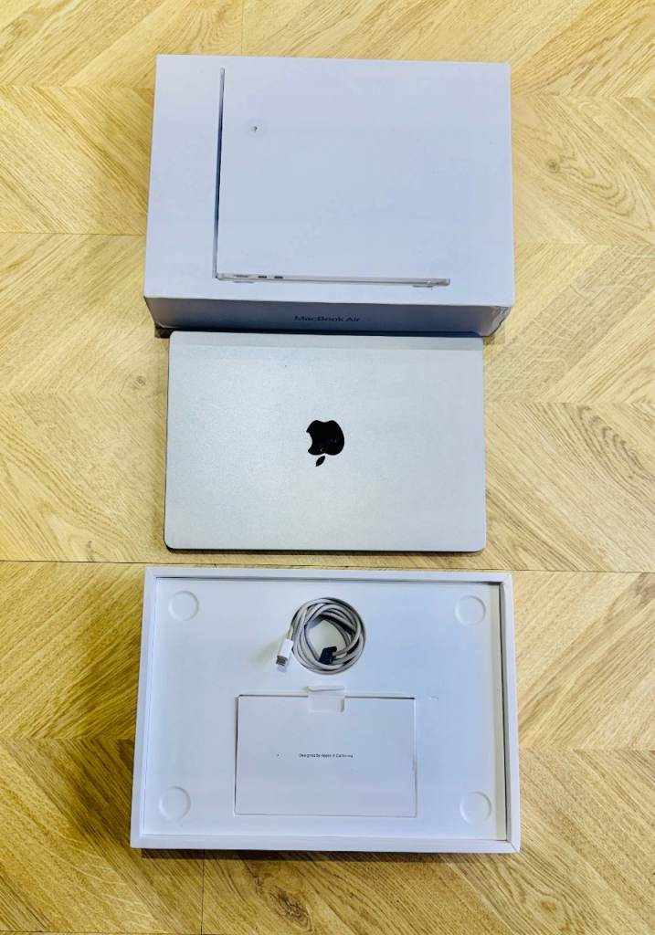 APPLE MACBOOK AIR 13.6" 2022 APPLE M2 8GB 256GB SSD only 50 CYCLE COUNT 100% BH