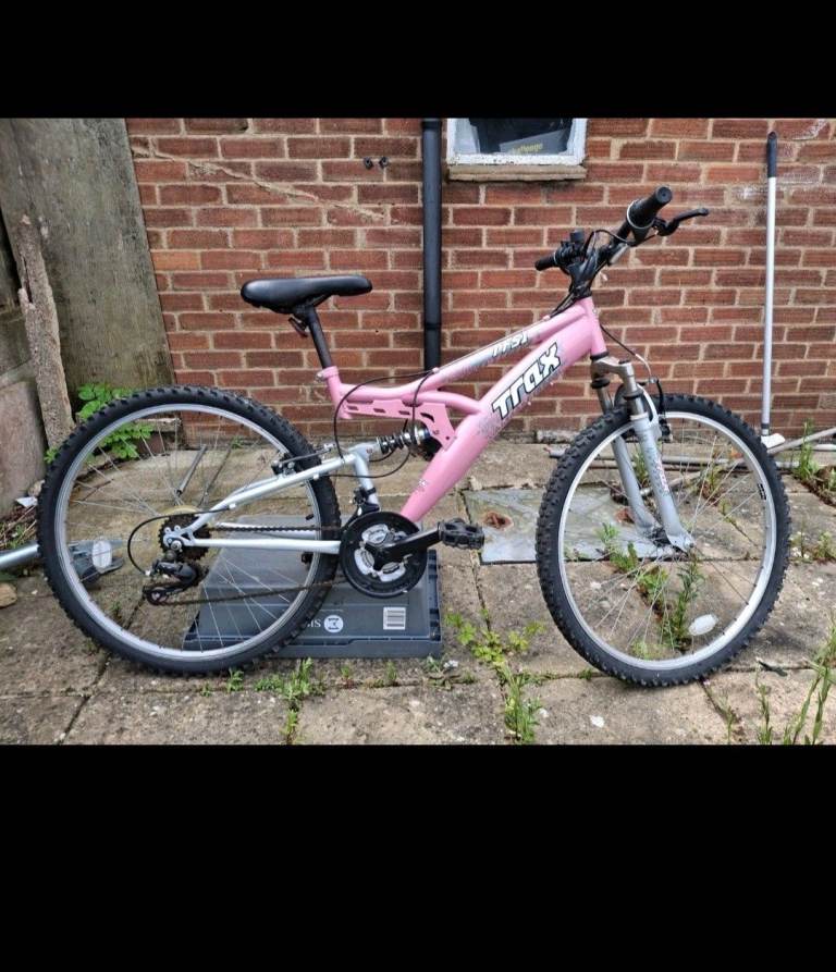 Girls bike foe sale £95 like New!