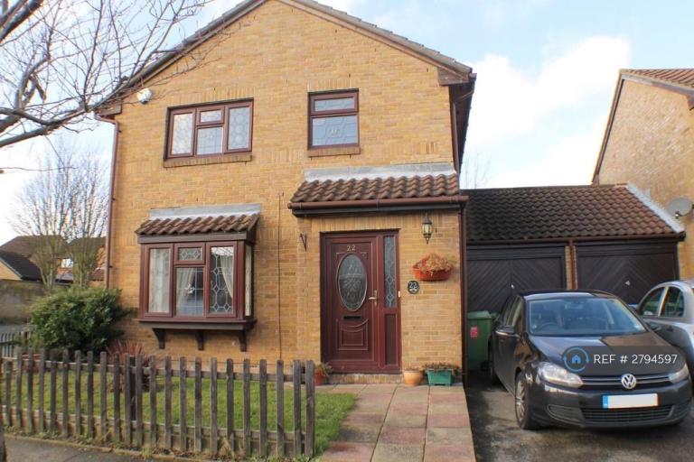 4 bedroom house in Chapel Farm Road, London, SE9 (4 bed) (#2794597)