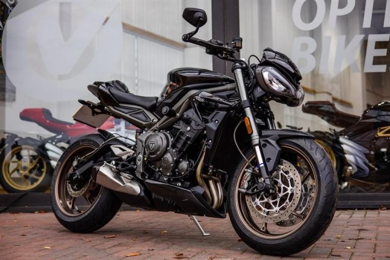 Triumph Street Triple 765 SUPER LOW MILES ! STUNNING