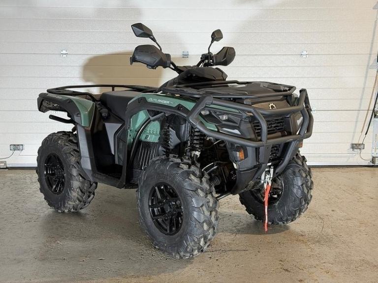Can-Am Outlander Pro 650 XUT HD 7 ATV Quad