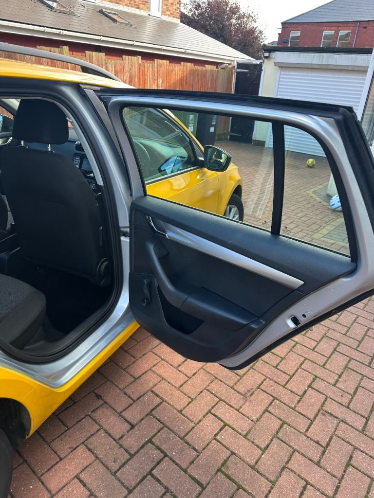 Skoda, OCTAVIA, Estate, 2014, Manual, 1598 (cc), 5 doors