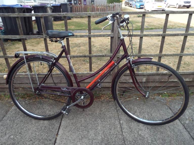 Ladies Raleigh 3 speed Bicycle good condition 25 mile radius home delivery avail