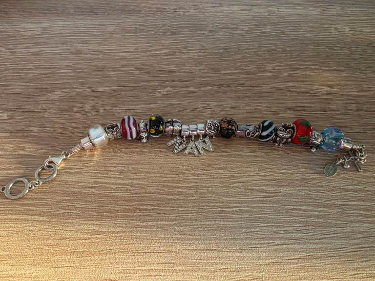 Charm Company 925 Silver Bracelet with 14 Charms, Perfect Condition