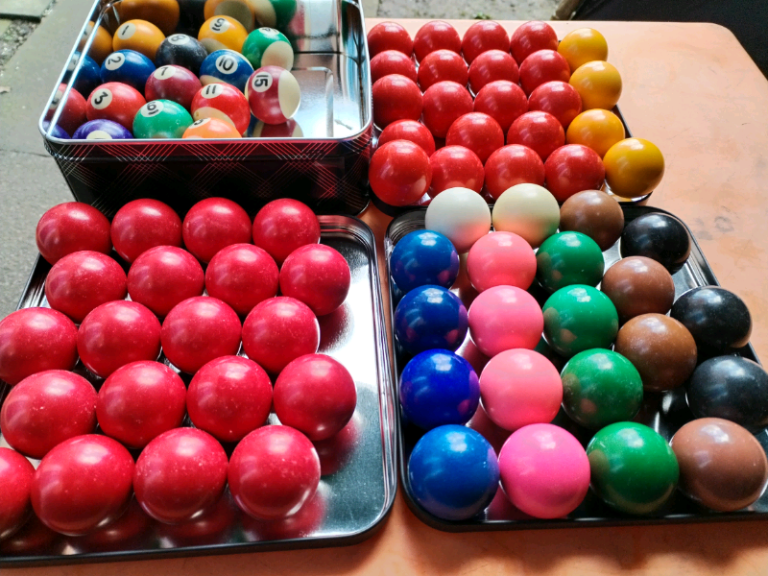 Billiard balls 