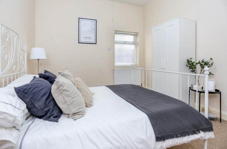 One of the cheapest rooms in West Ealing! ✅✅