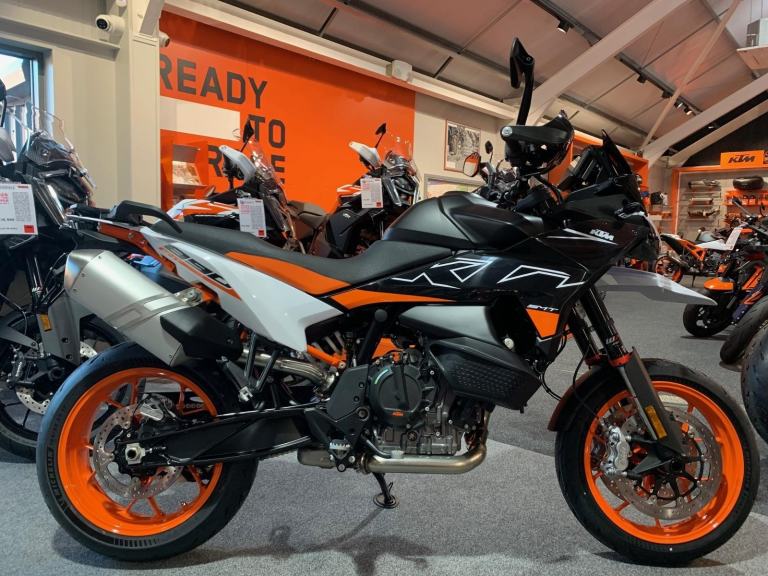 KTM 890 SMT - 75 REG - Zero miles - SAVE £3340 ON THE NEW PRICE
