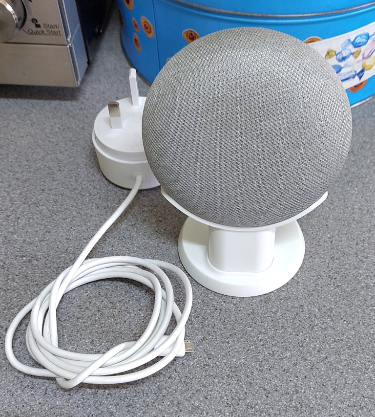 White For Google Home mini Desktop St Table