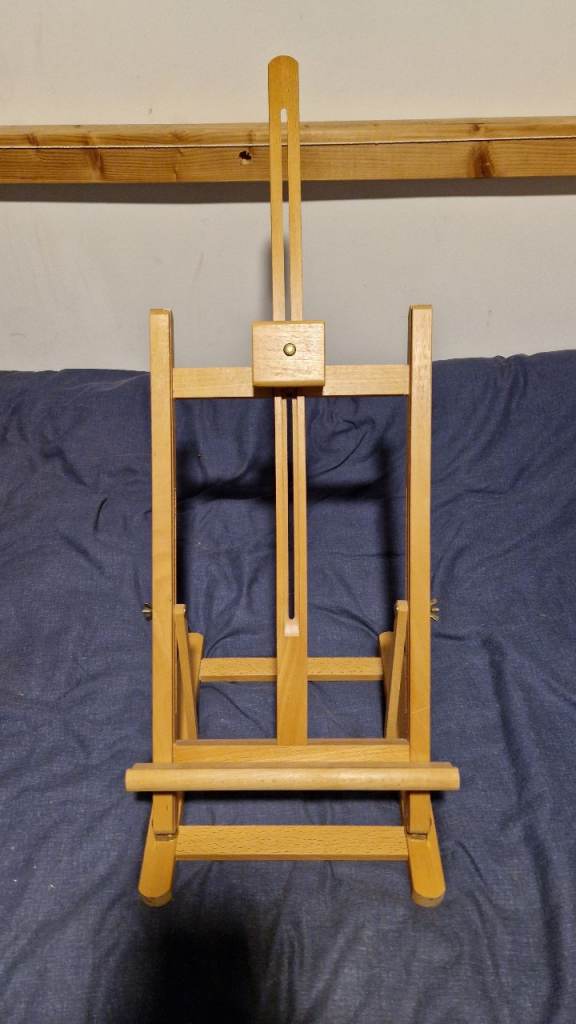 Wooden Artist's Easel – Very Good Condition, Adjustable